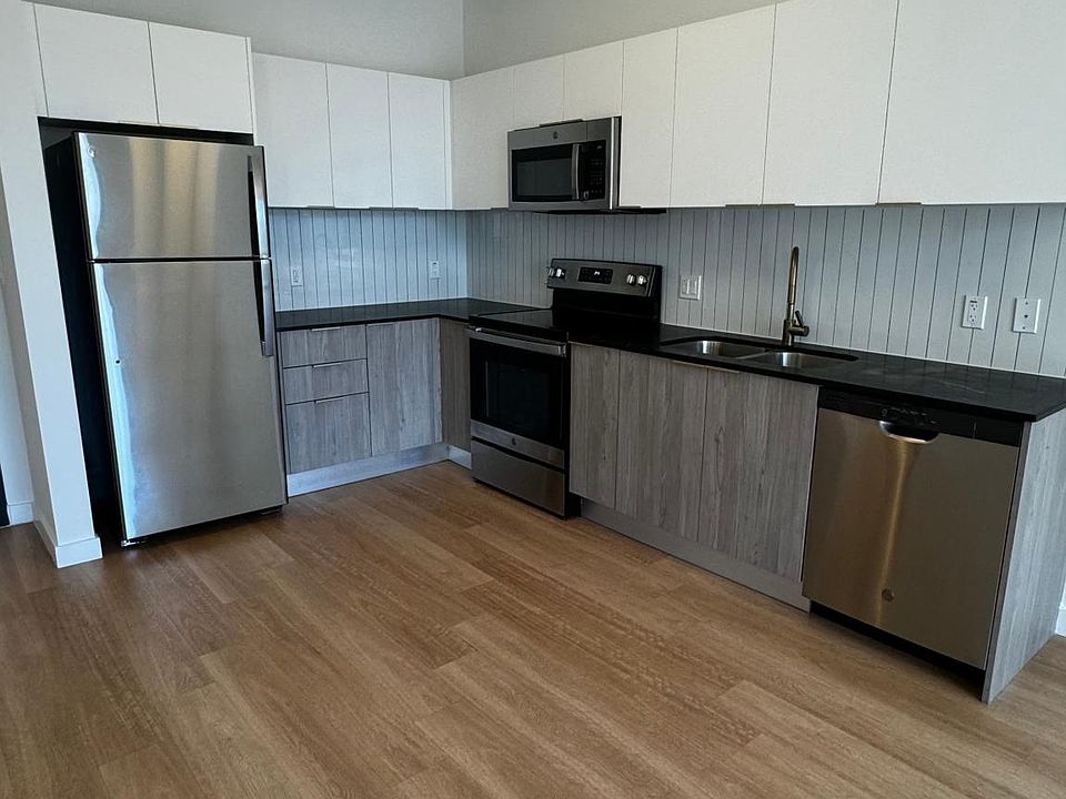 1st image of 1331 NE 118th St #222