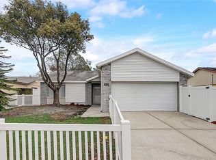 923 Axlewood Cir, Brandon, FL 33511