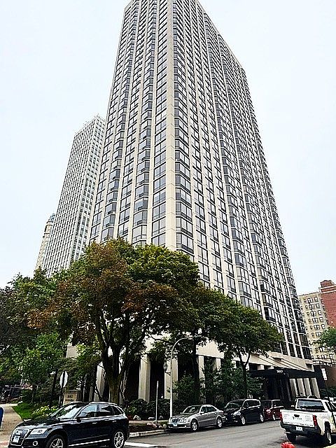 1st image of 2650 N Lakeview Ave APT 3103