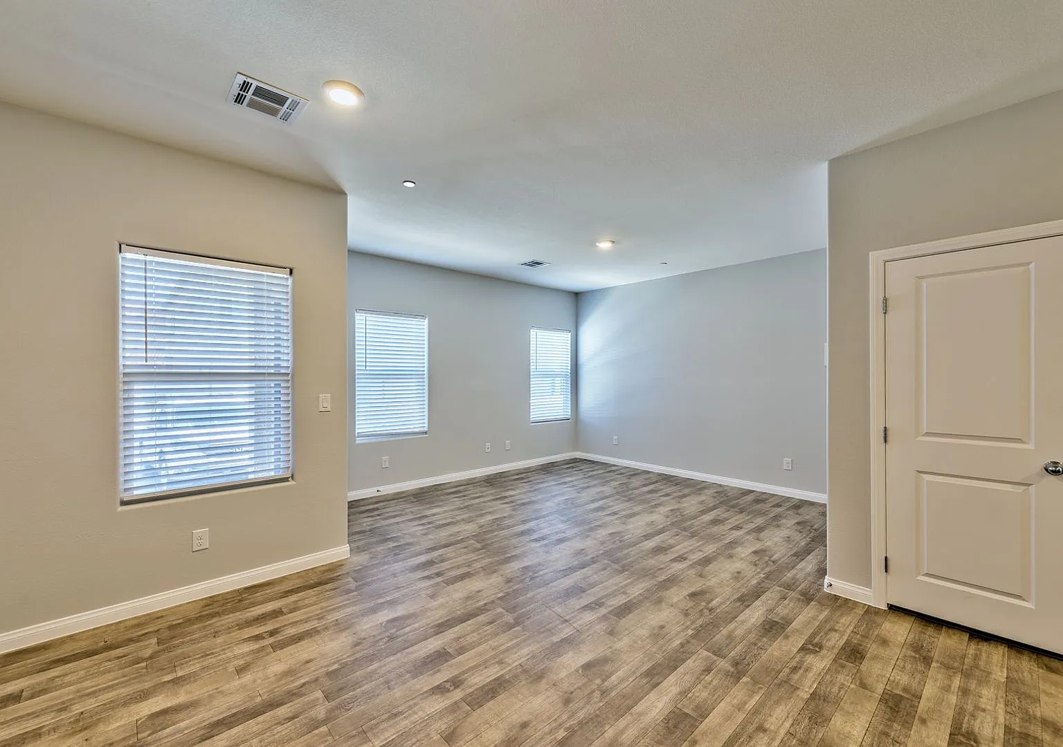 4118 Venus Falls Avenue, North Las Vegas, Nevada 89084 — Photo 4