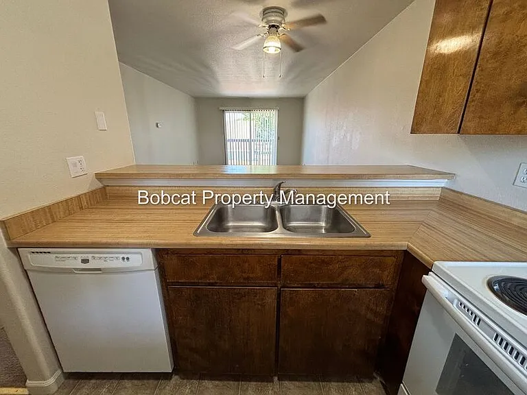 1516 South Ct #E — Photo 8