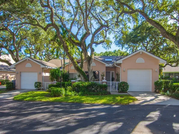 215 Park Shores Cir #215B, Indian River Shores, FL 32963