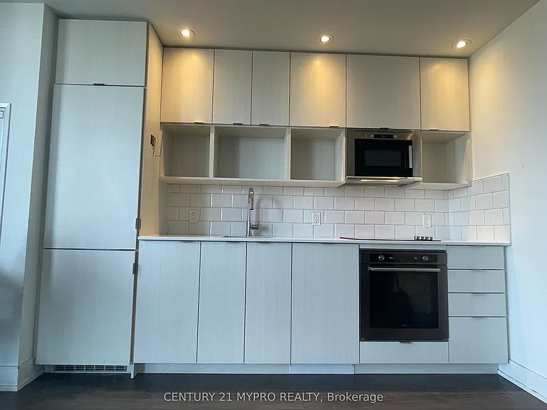 89 McGill St #2906 — Photo 3