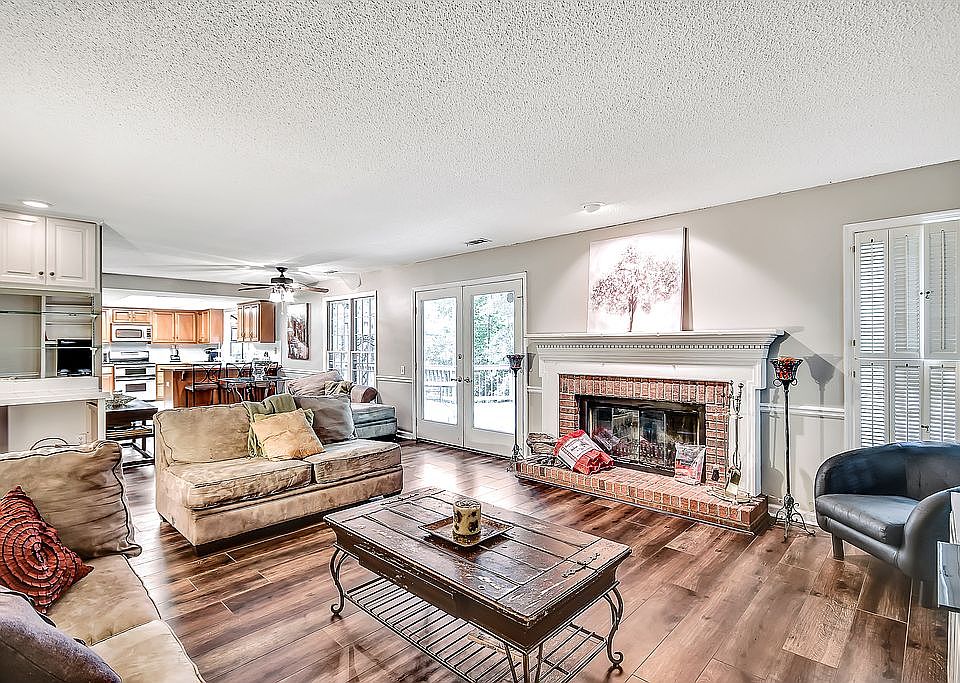 1st image of 10420 Forest Bridge Dr