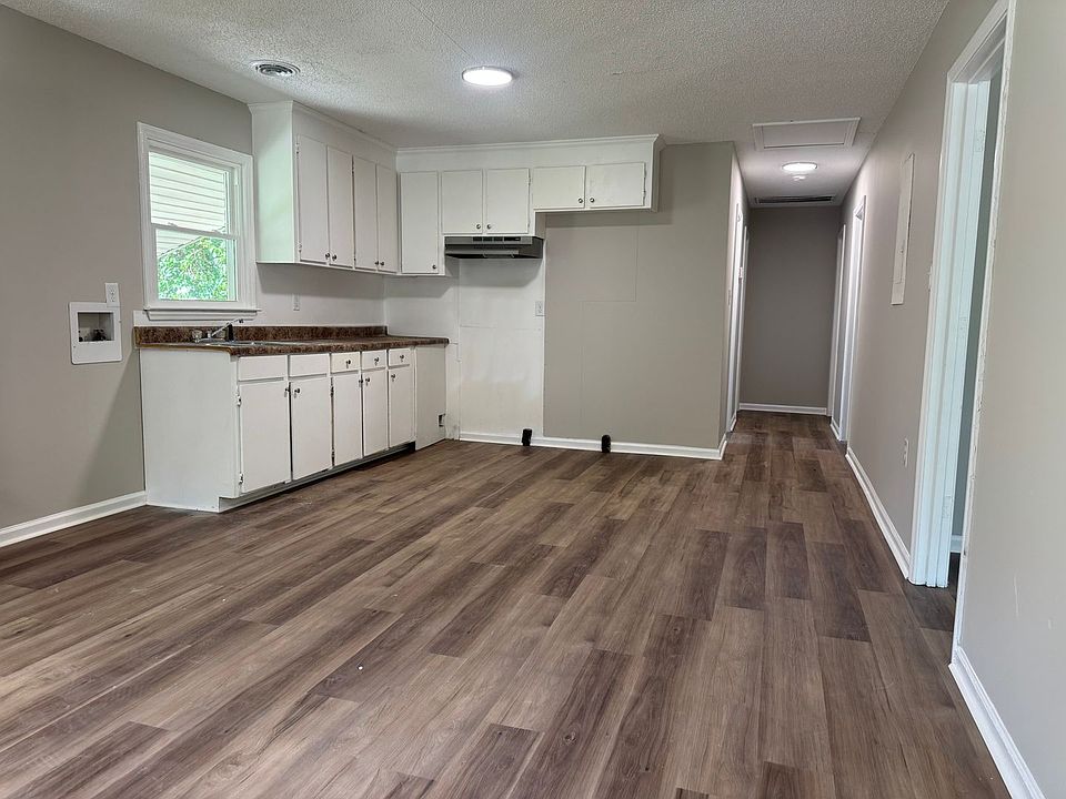 1st image of 823 Eastern Ave