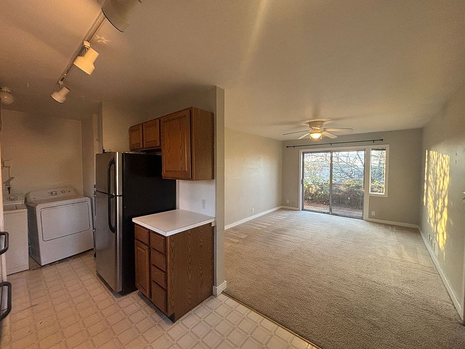 1st image of 10244 NE 68th Pl N