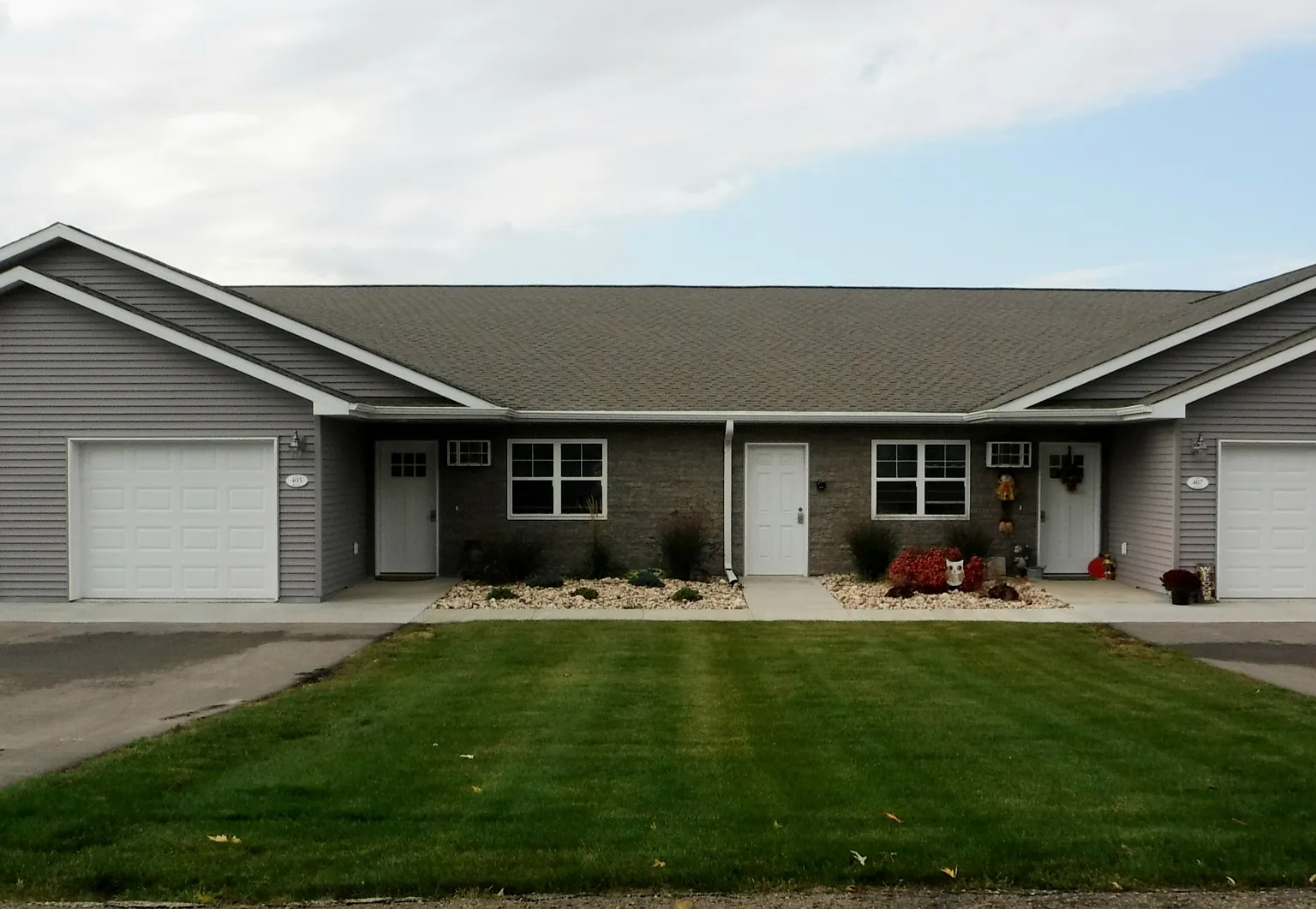 2 bed, 1200 sqft, $1,445 — Photo 1
