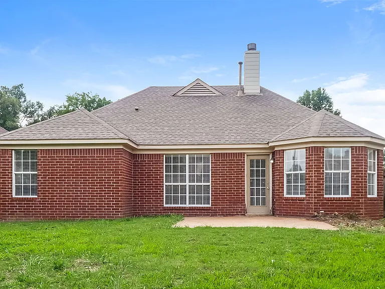 3840 Clarion Dr — Photo 15