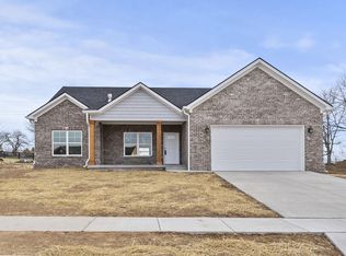 204 Max Cavnes Rd, Danville, KY 40422