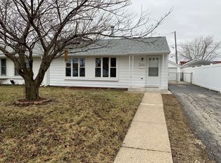 8740 S Beck Pl, Hometown, IL 60456