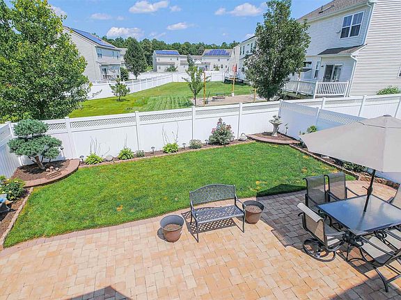 4th image of 150 Meadow Cir