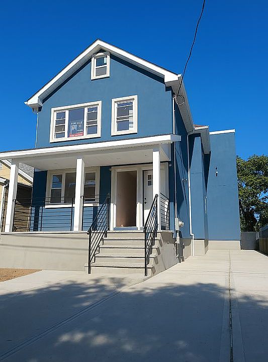 1st image of 1379 E 93rd St