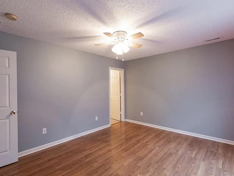 11968 Locus Ln — Photo 13