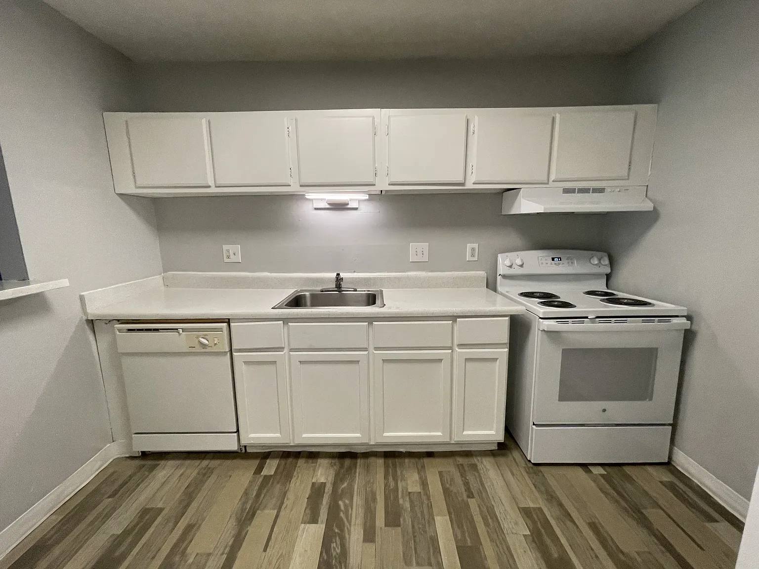 1 bed, 760 sqft, $990 — Photo 4