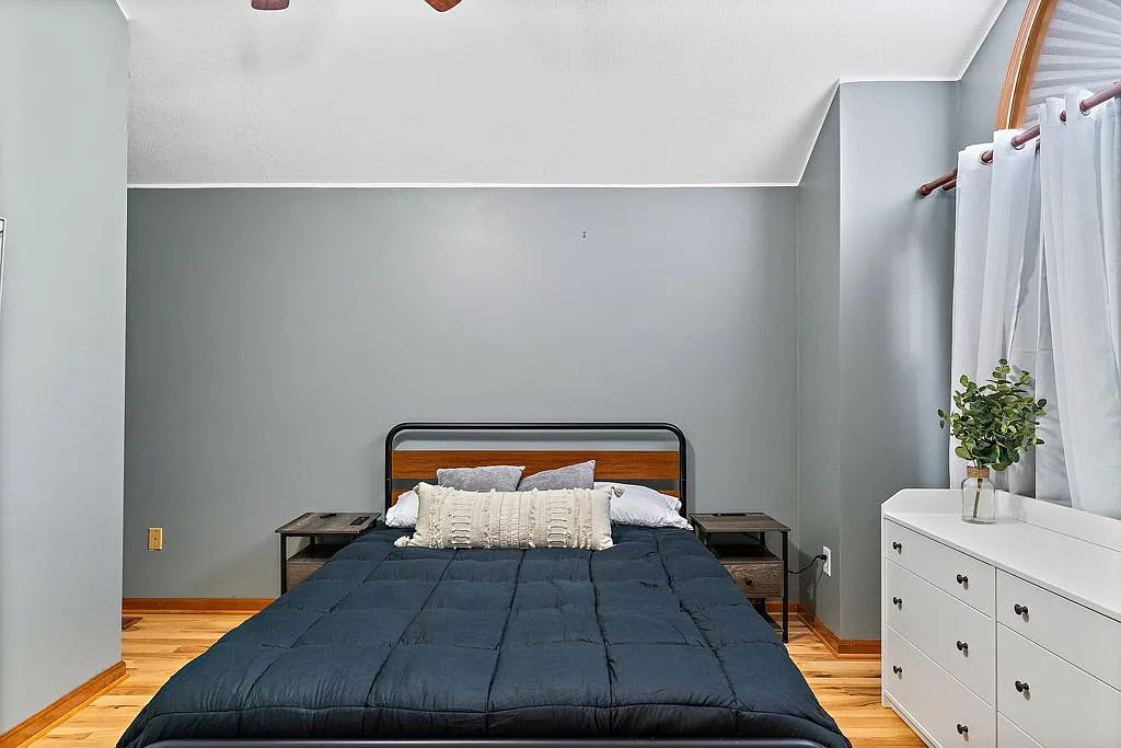 Garden Escape: Furnished 3-Bedroom with Garage and Home Gym, Pets Welcome — Photo 3