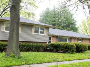 1108 E McHenry St, Urbana, IL