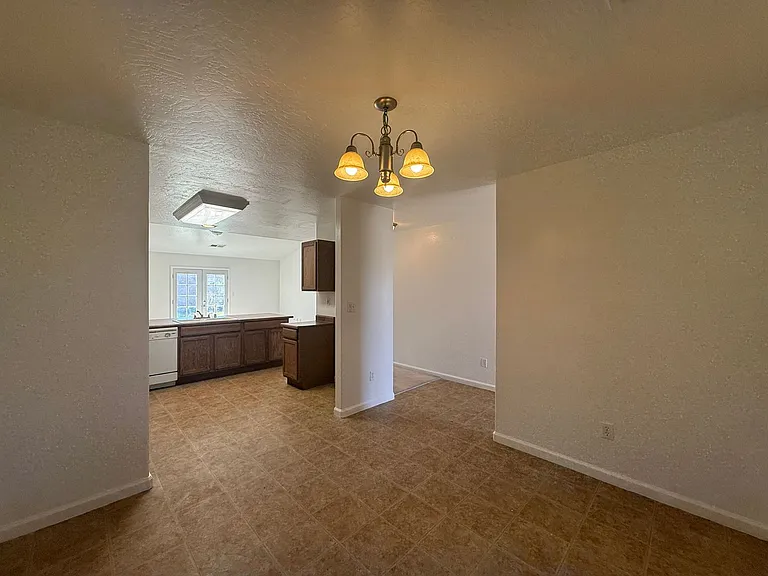 3331 N Linda Vista St — Photo 8