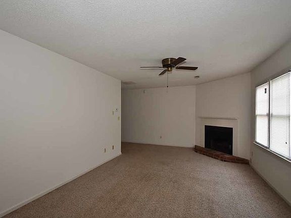 2nd image of 3264 Landmark St APT F2
