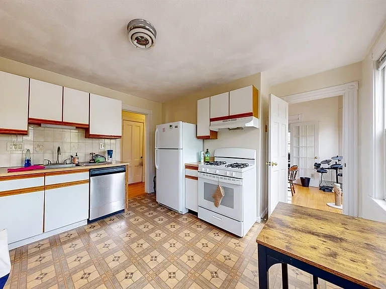154 Elm St #2 — Photo 8