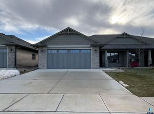 7009 E Copper Stone Cir, Sioux Falls, SD 57110