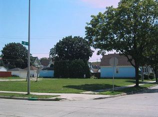 3225 W Burnham St, Milwaukee, WI 53215