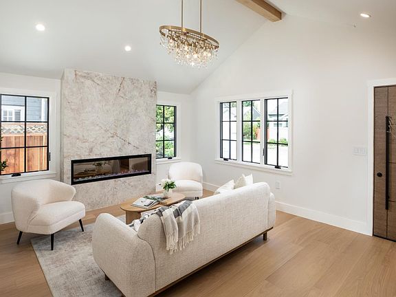 3rd image of 642 Park Ct