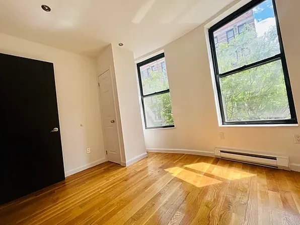 10 Manhattan Avenue image 2 of 5