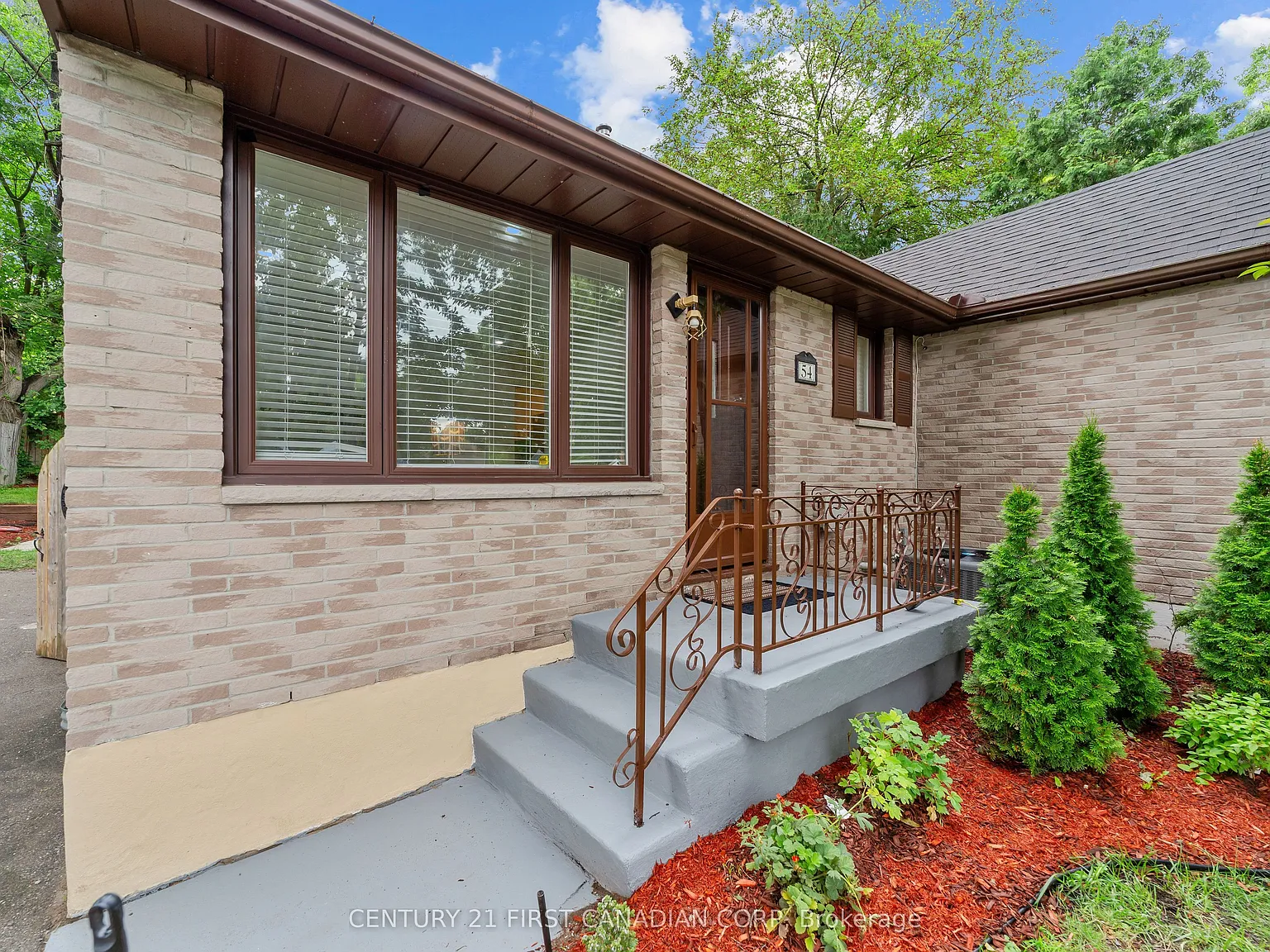4 bed, $2,700 — Photo 2