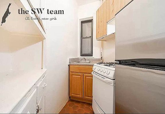 3rd image of 78 Manhattan Ave APT 2E