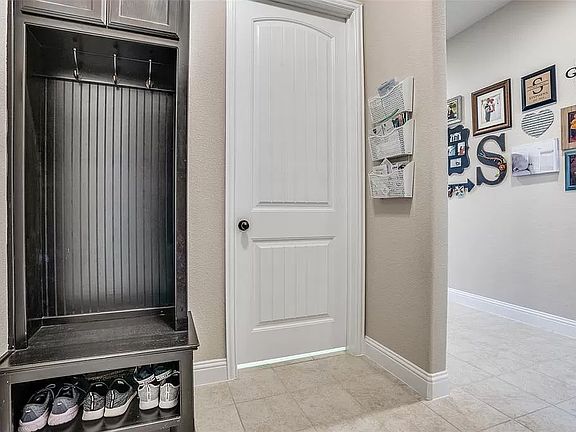 4th image of 4614 Plumeria Dr