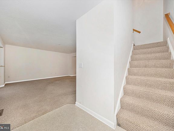 3rd image of 424 Madison Dr