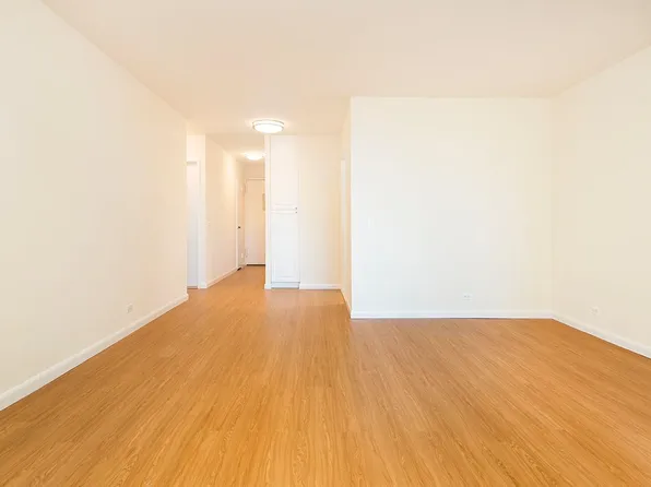 211 West 56th Street image 5 of 13