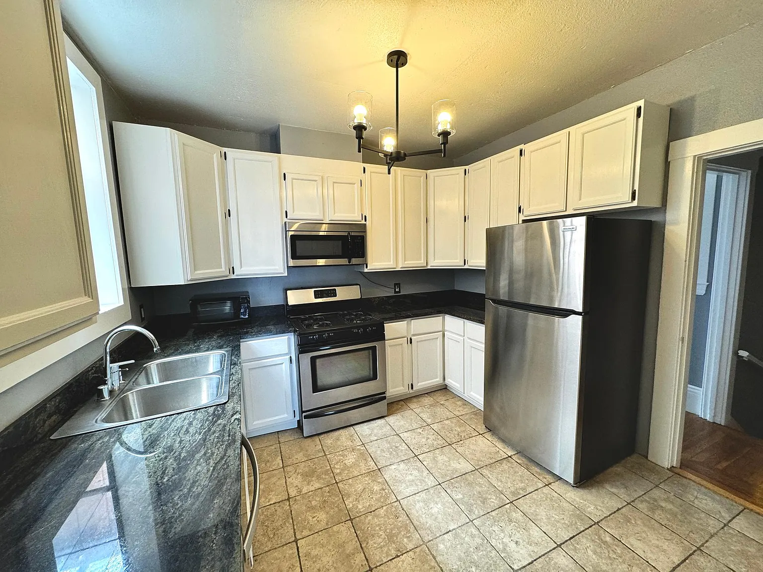 231 Jules Ave — Photo 4