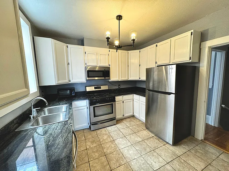231 Jules Ave — Photo 4