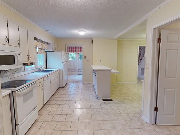 2nd image of 6040 E 104th Hwy