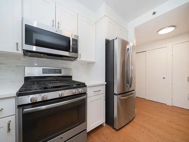 7525 153rd St #1104 — Photo 3