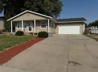 302 E 39th St, Kearney, NE 68847