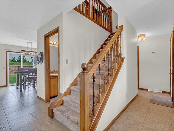 3rd image of 4823 Elizabeth Ln