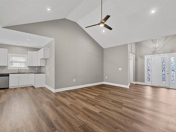 3rd image of 3079 Laredo Dr