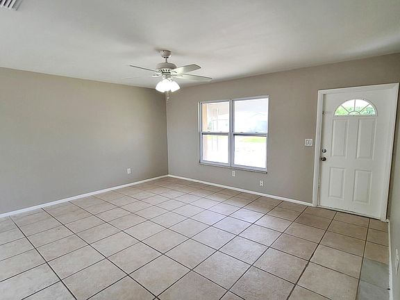 5th image of 317 SE Dalva Avenue