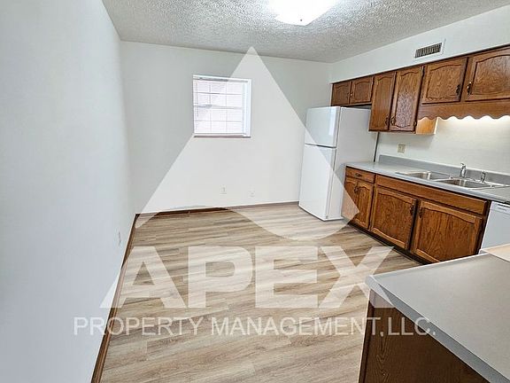 5th image of 5603 Lon Roberts Dr