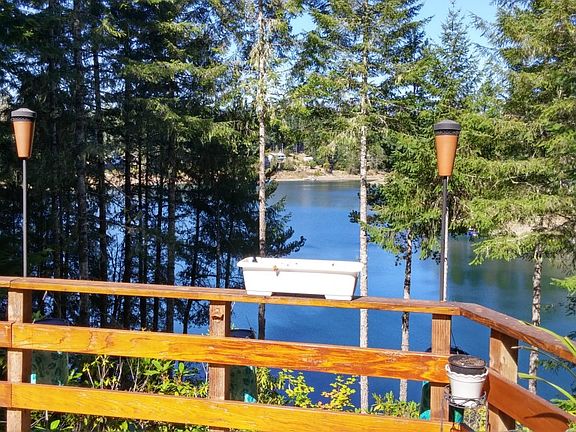 5th image of 341 NE Lakeshore Dr S