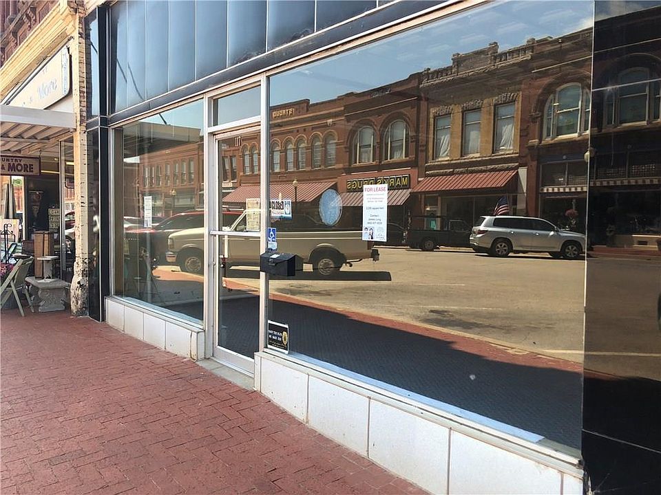 2nd image of 117 W Oklahoma Ave