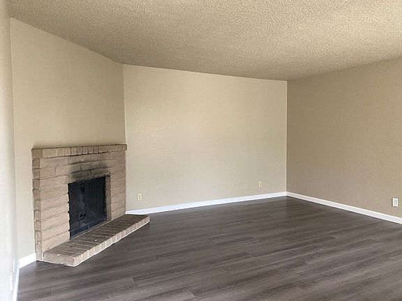 3rd image of 2725 Burlington Pl