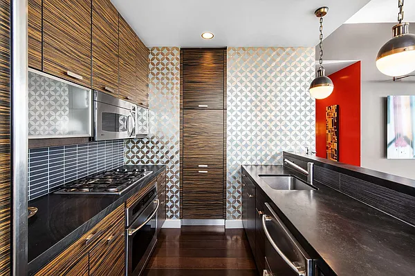 Sold by Compass | media 7