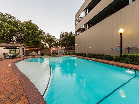 5th image of 2115 Runnels St APT 5101
