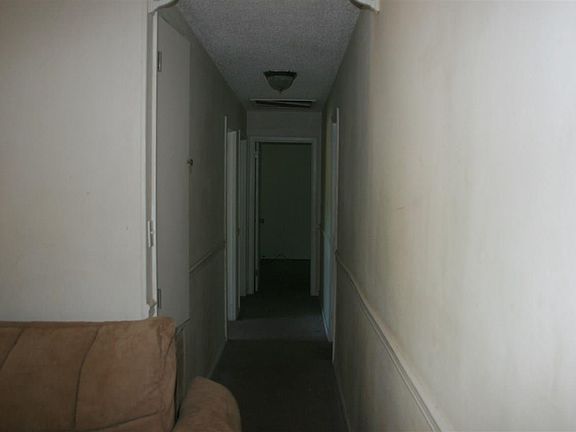 4th image of 2707 W Gonzalez St