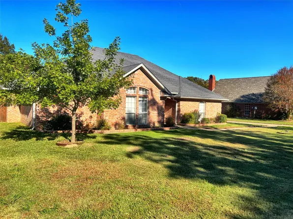 104 Winfield Dr N, Sulphur Springs, TX 75482