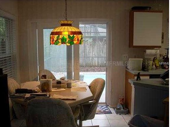 5th image of 709 Holbrook Cir