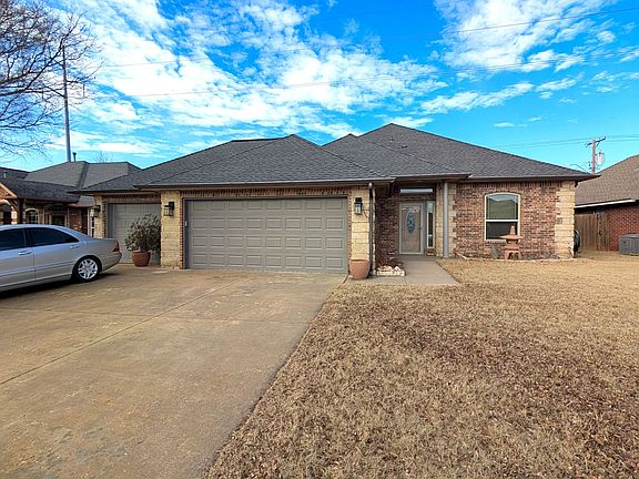 2nd image of 2517 Thomas Dr